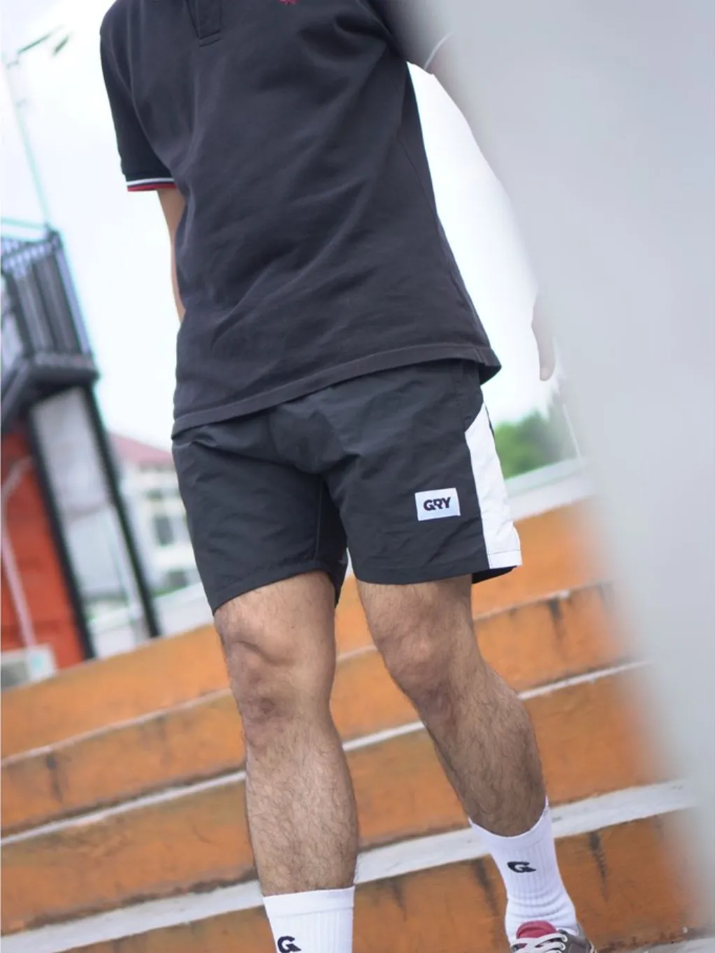 Stride Crinkle Short Black White